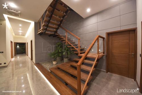Floating Wooden Steps for the Staircase 